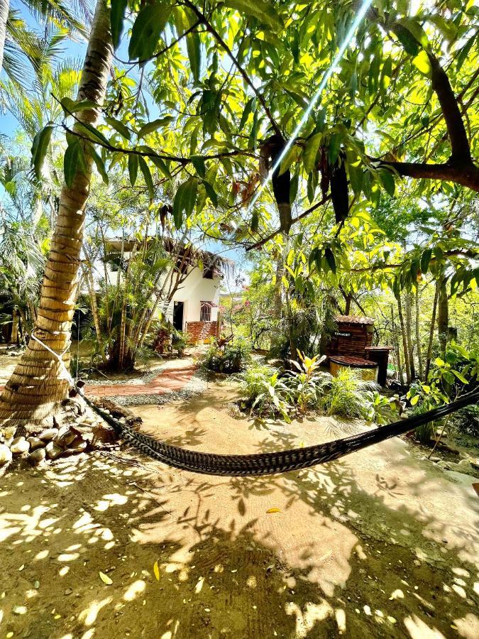 Отель El Eden Escondido Пуэрто-Эскондидо Экстерьер фото